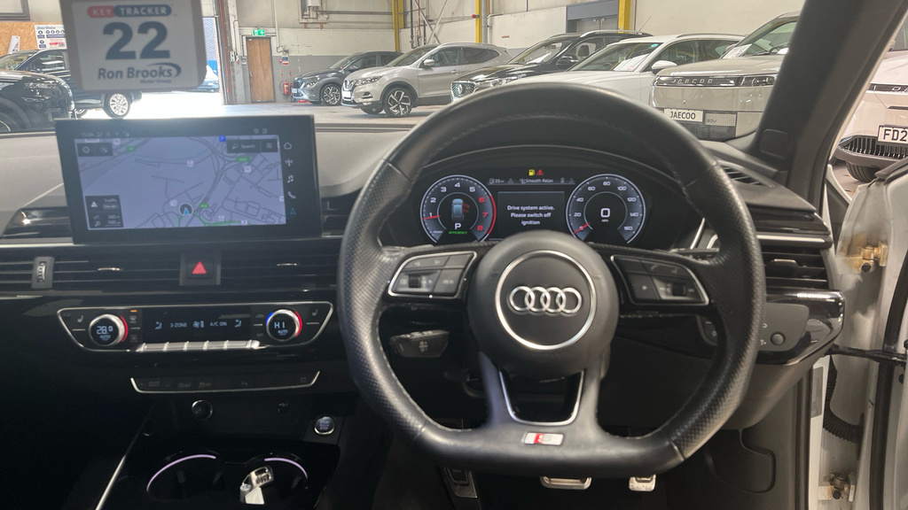 Audi A4 Avant 2.0 Tfsi 40 Black Edition FM22DZO White #6