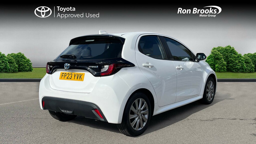 Toyota Yaris 1.5 Vvt-h Icon E-cvt Euro FP23YVK White #2