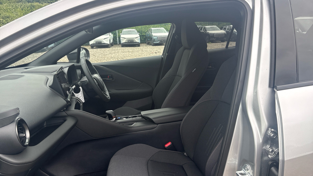 Toyota C-Hr 2.0 Vvt 13.6Kwh Design Cvt Silver #5
