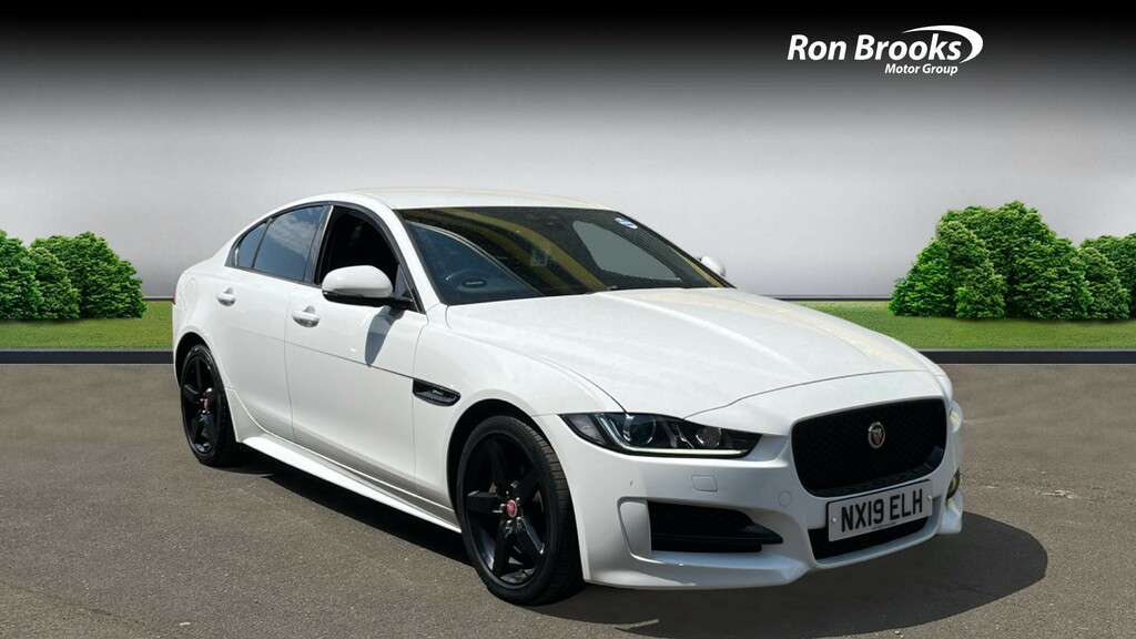 Jaguar XE 2.0I Gpf R-sport Euro White