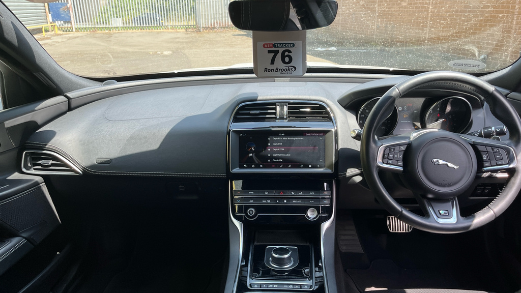 Jaguar XE 2.0I Gpf R-sport Euro NX19ELH White #6
