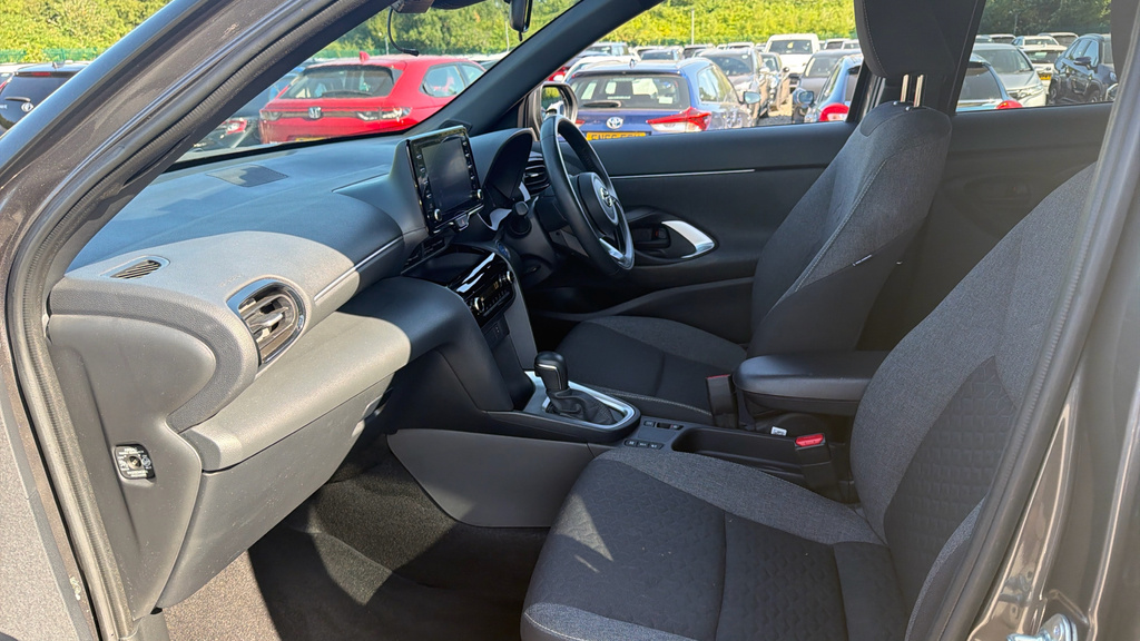 Toyota Yaris Cross 1.5 Vvt-h Design E-cvt Eur Grey #5