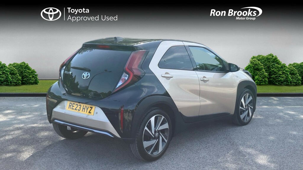 Toyota Aygo X 1.0 Vvt-i Exclusive Euro 6 RE23HYZ Beige #2