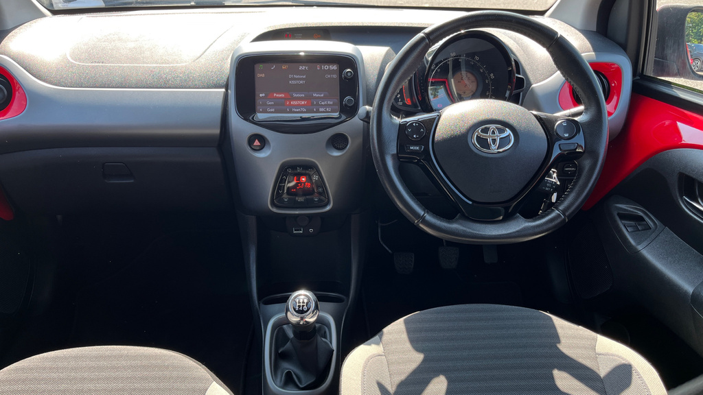 Toyota Aygo 1.0 Vvt-i X-plore Euro 6 5 FP68YMV Red #6