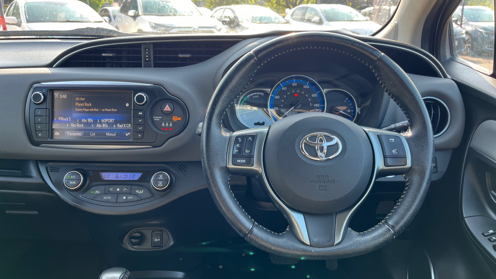 Toyota Yaris 1.5 Hybrid Icon 73 Bhp Red #7