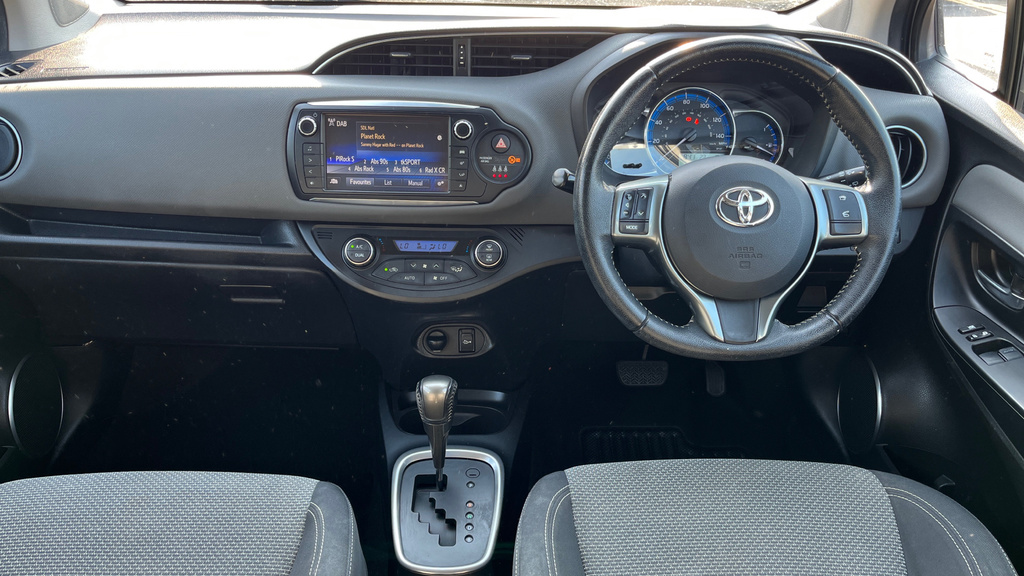 Toyota Yaris 1.5 Hybrid Icon 73 Bhp Red #6