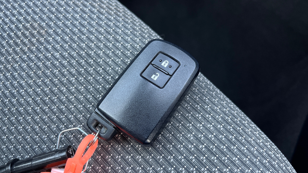 Toyota Yaris 1.5 Hybrid Icon 73 Bhp Red #28