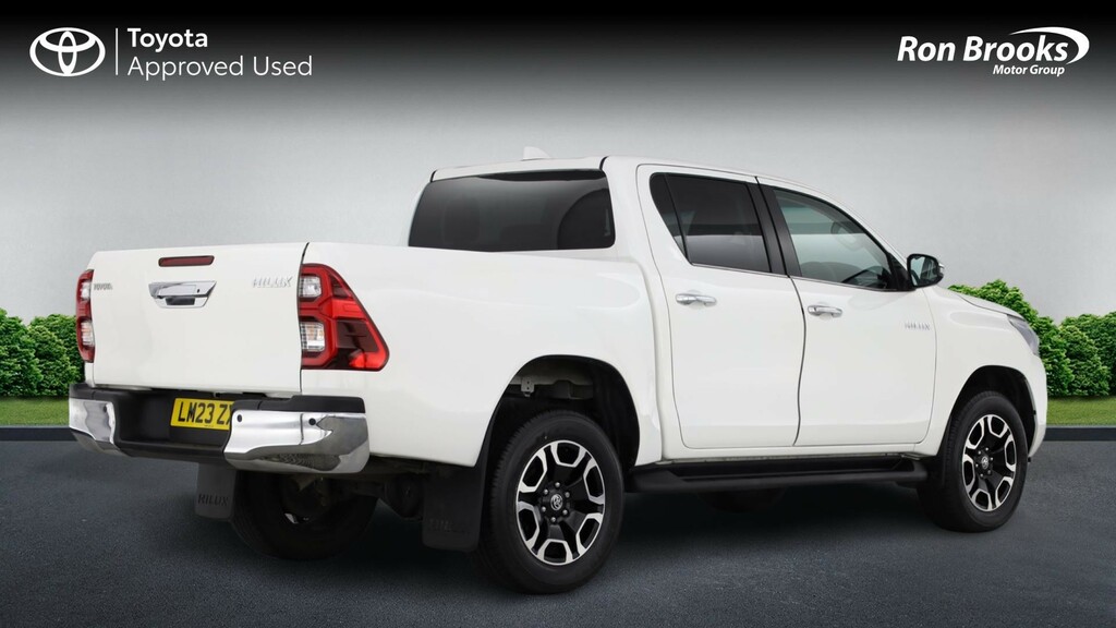 Toyota HILUX 2.8 D-4d Invincible 4 White #2