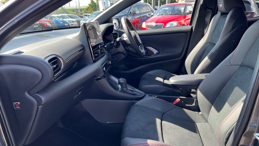 Toyota Yaris 1.5 Vvt-h Gr Sport E-cvt E Grey #5