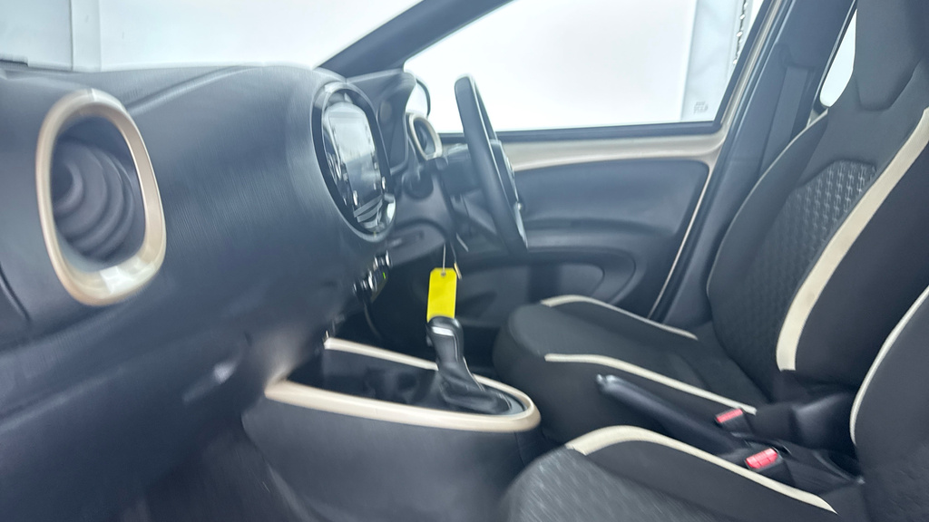 Toyota Aygo X 1.0 Vvt-i Edge X-shift Eur Beige #5