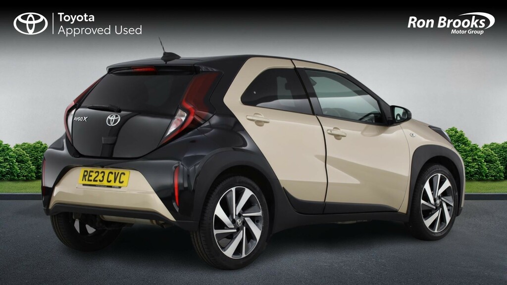 Toyota Aygo X 1.0 Vvt-i Edge X-shift Eur Beige #2