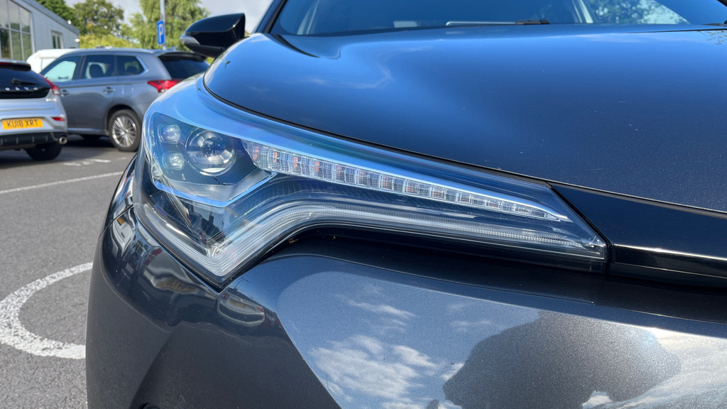 Toyota C-Hr 1.8 Hybrid Design Cvt Leather Silver #20