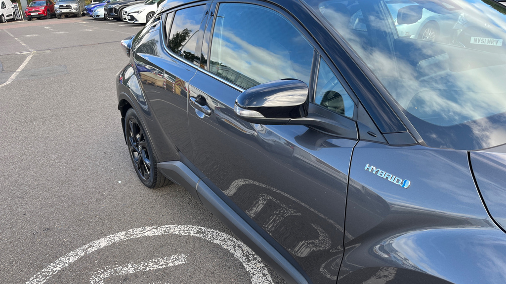 Toyota C-Hr 1.8 Hybrid Design Cvt Leather Silver #54