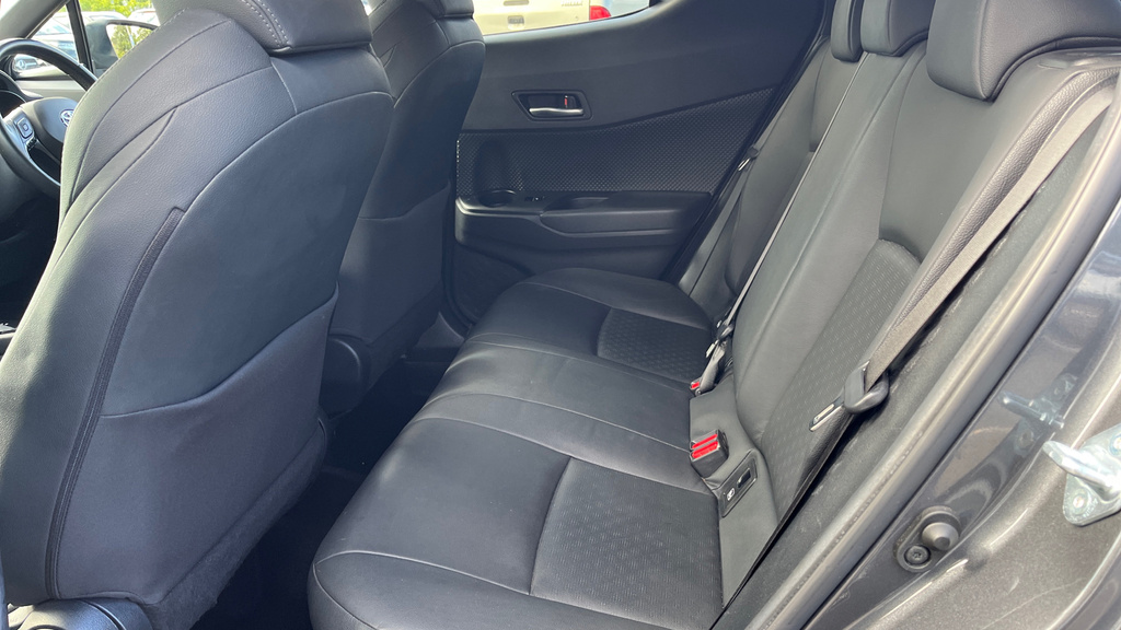 Toyota C-Hr 1.8 Hybrid Design Cvt Leather Silver #44