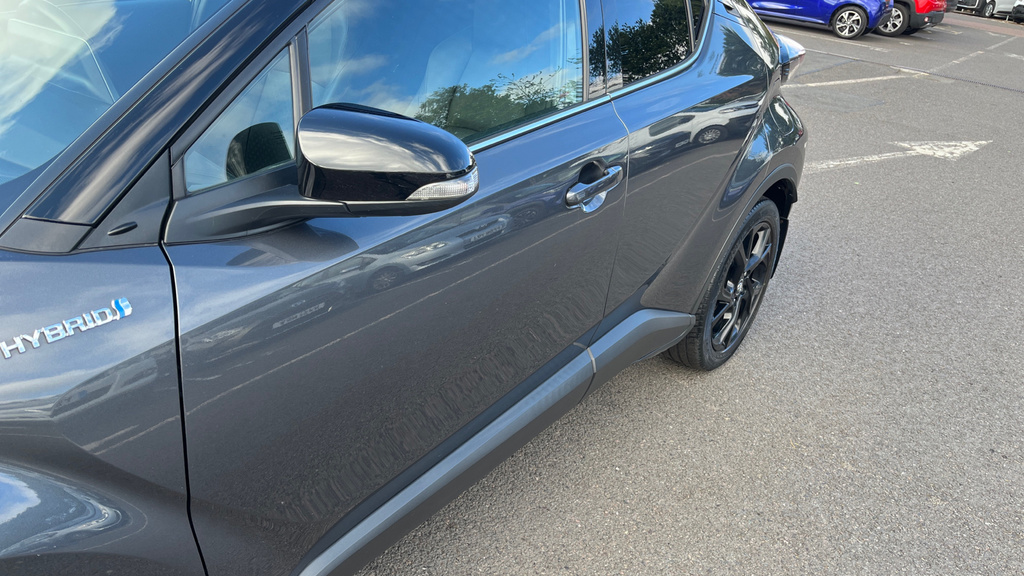 Toyota C-Hr 1.8 Hybrid Design Cvt Leather Silver #50