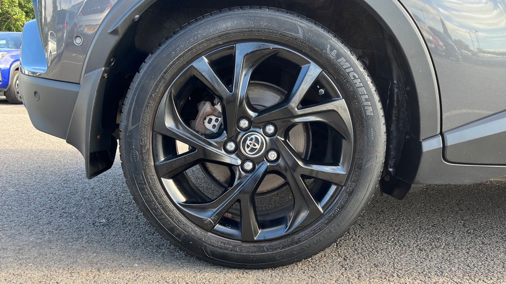 Toyota C-Hr 1.8 Hybrid Design Cvt Leather Silver #29