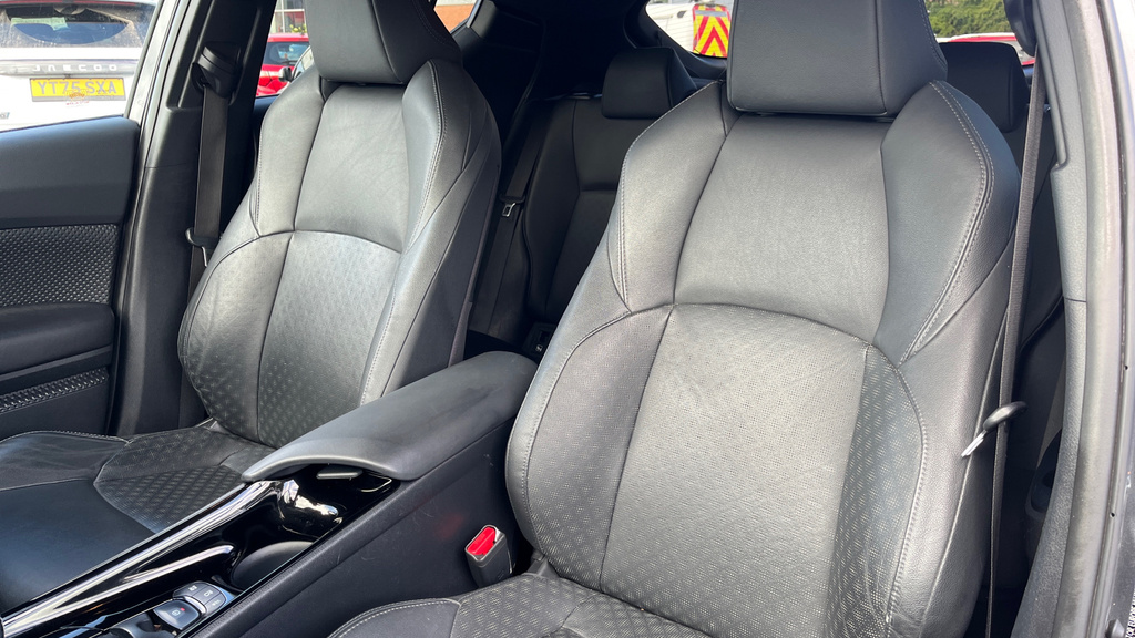 Toyota C-Hr 1.8 Hybrid Design Cvt Leather Silver #49