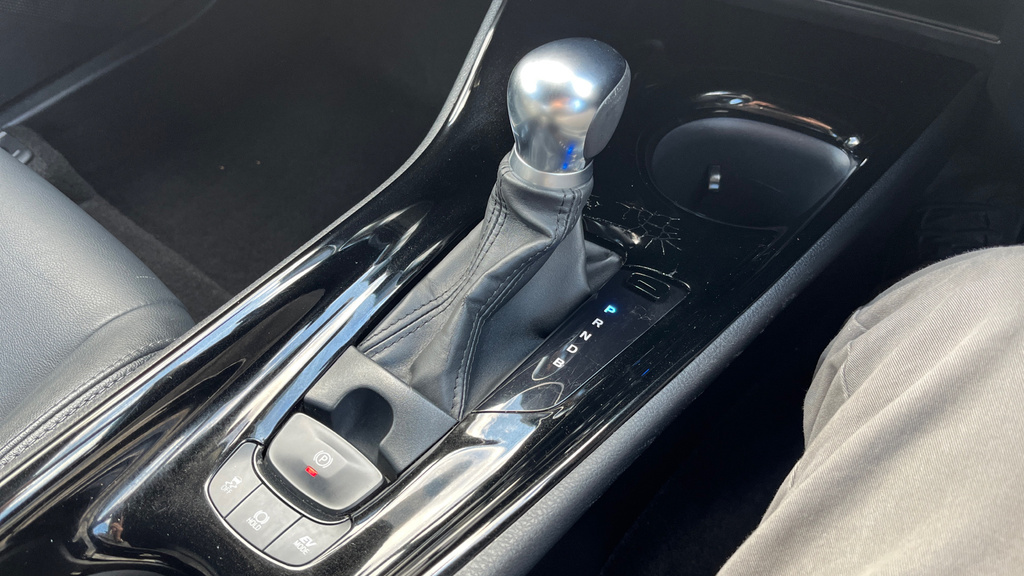 Toyota C-Hr 1.8 Hybrid Design Cvt Leather Silver #57