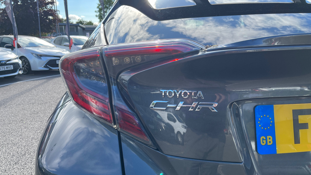 Toyota C-Hr 1.8 Hybrid Design Cvt Leather Silver #21