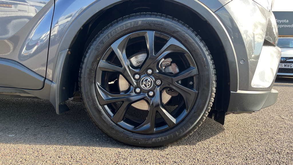 Toyota C-Hr 1.8 Hybrid Design Cvt Leather Silver #25