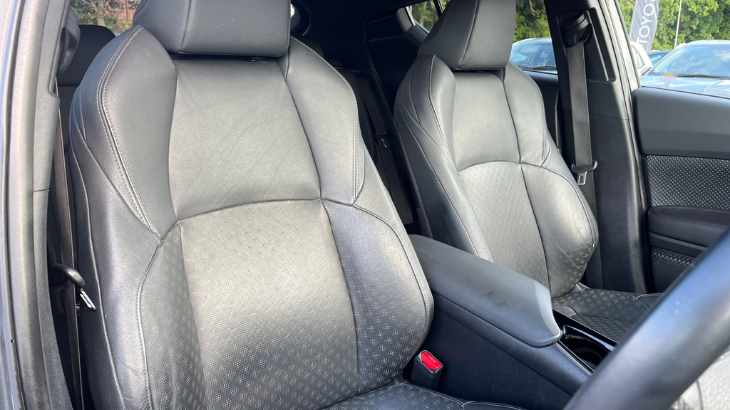 Toyota C-Hr 1.8 Hybrid Design Cvt Leather Silver #33