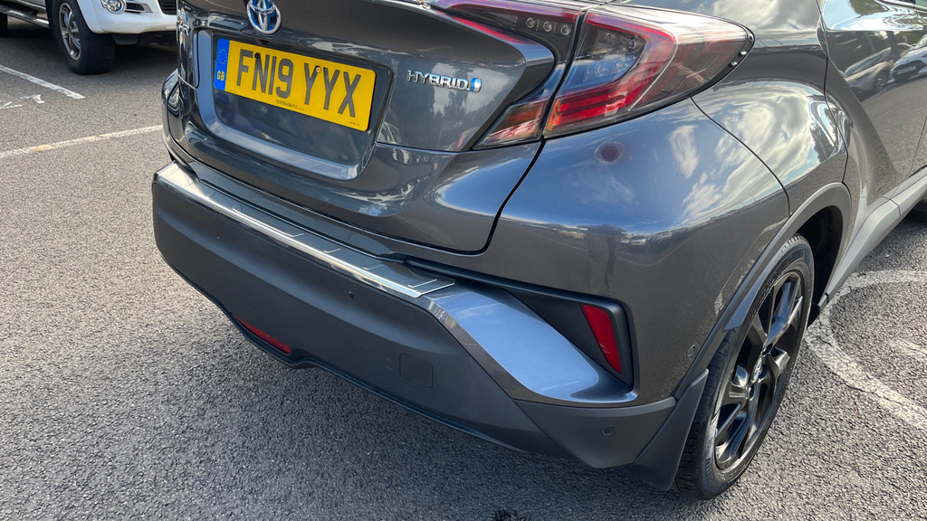 Toyota C-Hr 1.8 Hybrid Design Cvt Leather Silver #39