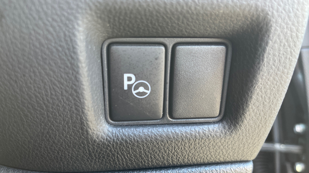 Toyota C-Hr 1.8 Hybrid Design Cvt Leather Silver #37