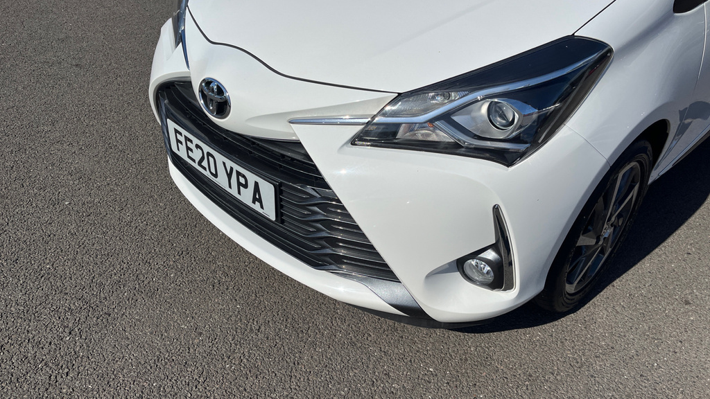 Toyota Yaris 1.5 Vvt-i Icon Tech 5-Dr White #52