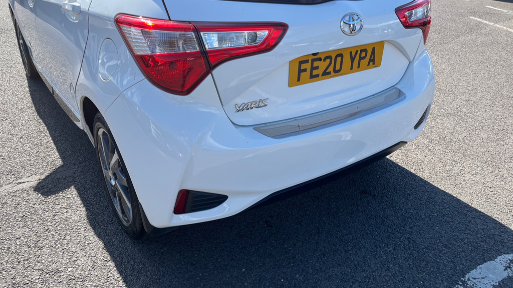 Toyota Yaris 1.5 Vvt-i Icon Tech 5-Dr White #40
