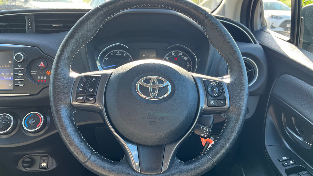 Toyota Yaris 1.5 Vvt-i Icon Tech 5-Dr White #10