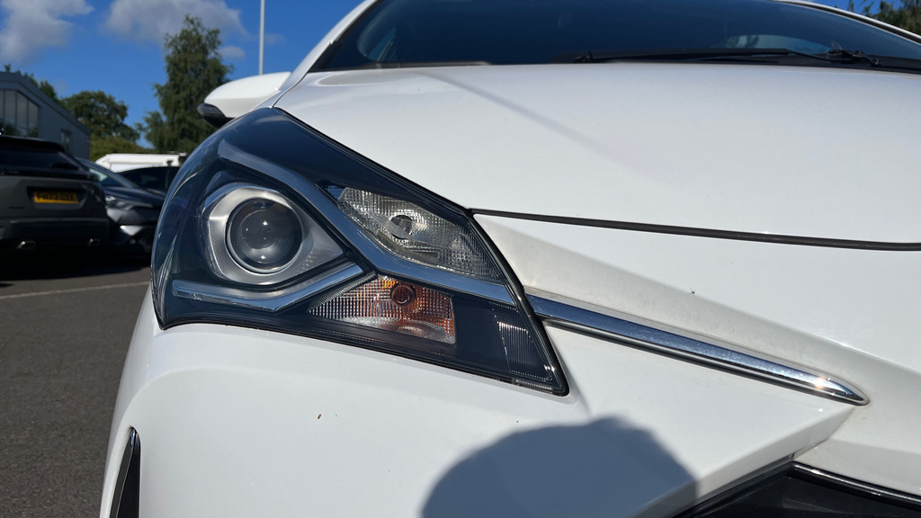 Toyota Yaris 1.5 Vvt-i Icon Tech 5-Dr White #20
