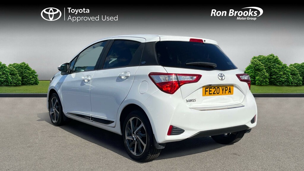 Toyota Yaris 1.5 Vvt-i Icon Tech 5-Dr White #4