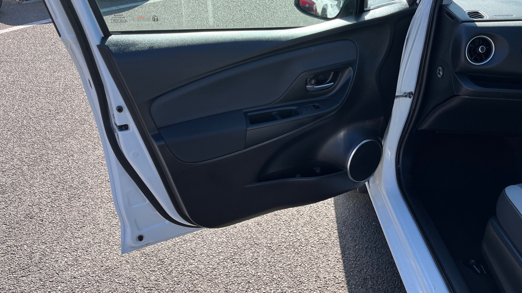 Toyota Yaris 1.5 Vvt-i Icon Tech 5-Dr White #47