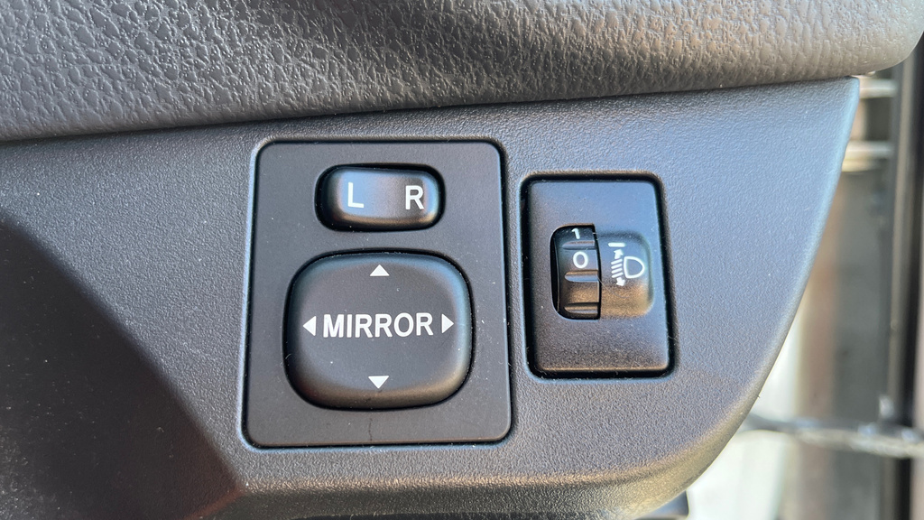 Toyota Yaris 1.5 Vvt-i Icon Tech 5-Dr White #29