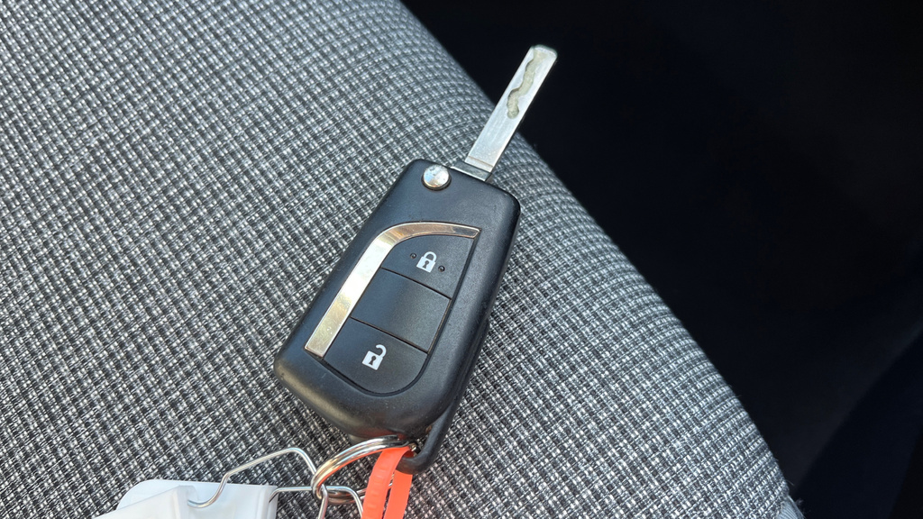 Toyota Yaris 1.5 Vvt-i Icon Tech 5-Dr White #28