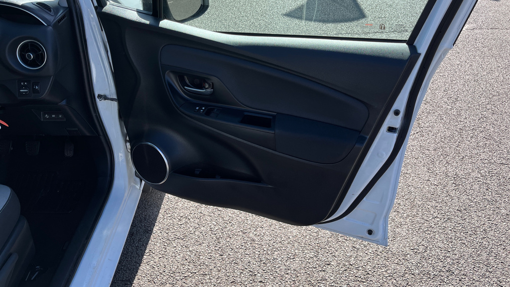 Toyota Yaris 1.5 Vvt-i Icon Tech 5-Dr White #32