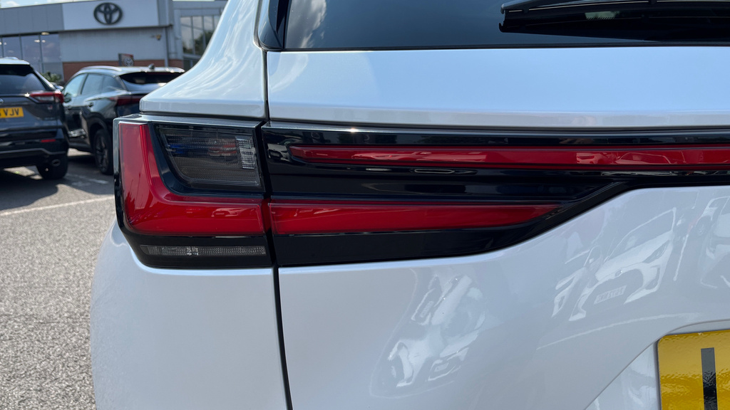Lexus NX 350H 2.5 E-cvt Black #21
