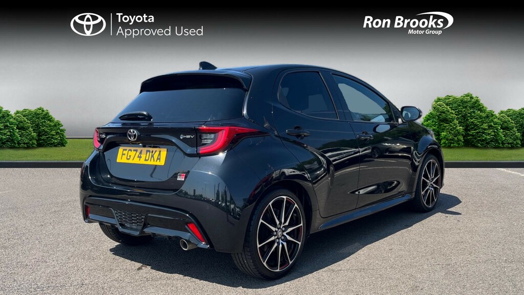 Toyota Yaris 1.5 Vvt-h Gr Sport E-cvt E Black #2