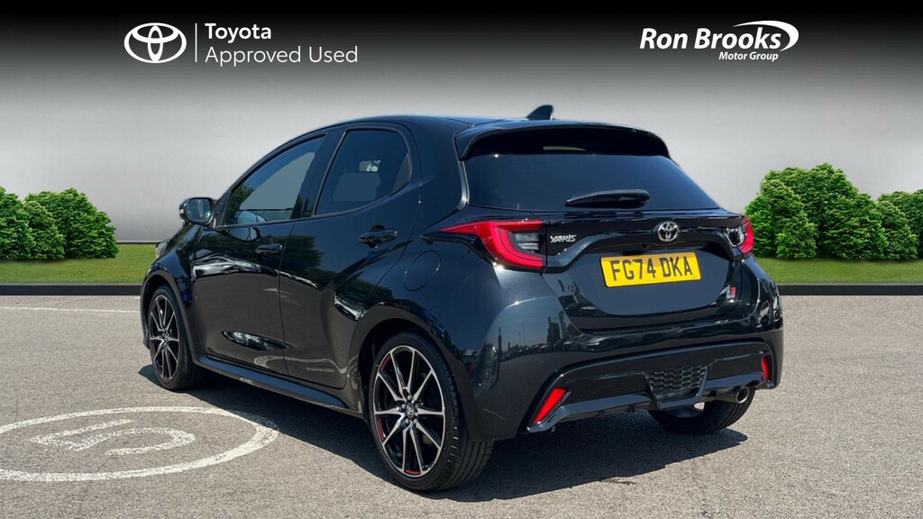 Toyota Yaris 1.5 Vvt-h Gr Sport E-cvt E Black #4