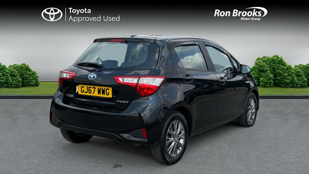 Toyota Yaris 1.5 Vvt-h Icon Tech E-cvt GJ67WWG Black #2