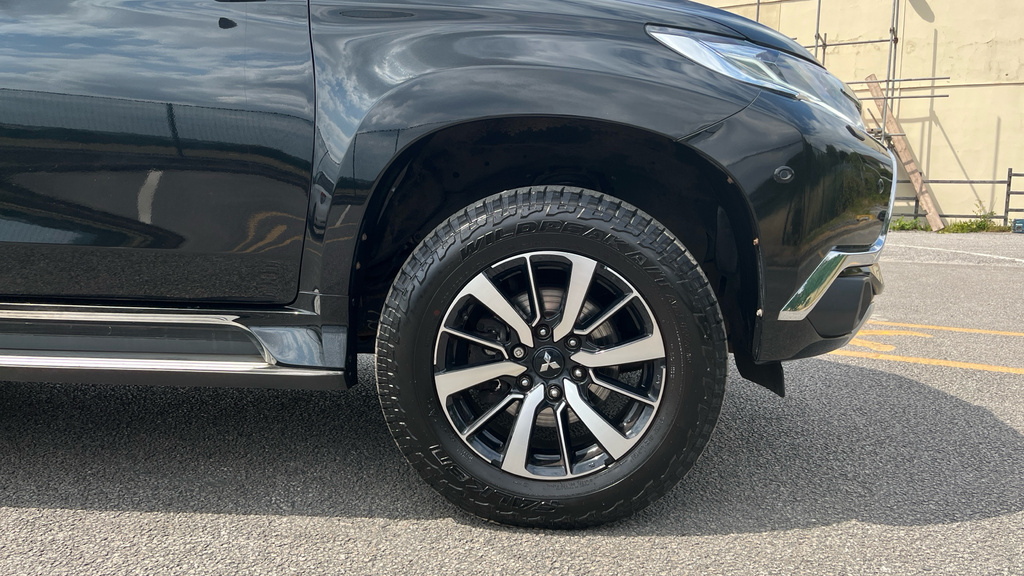 Mitsubishi Shogun Sport D 4 Grey #25
