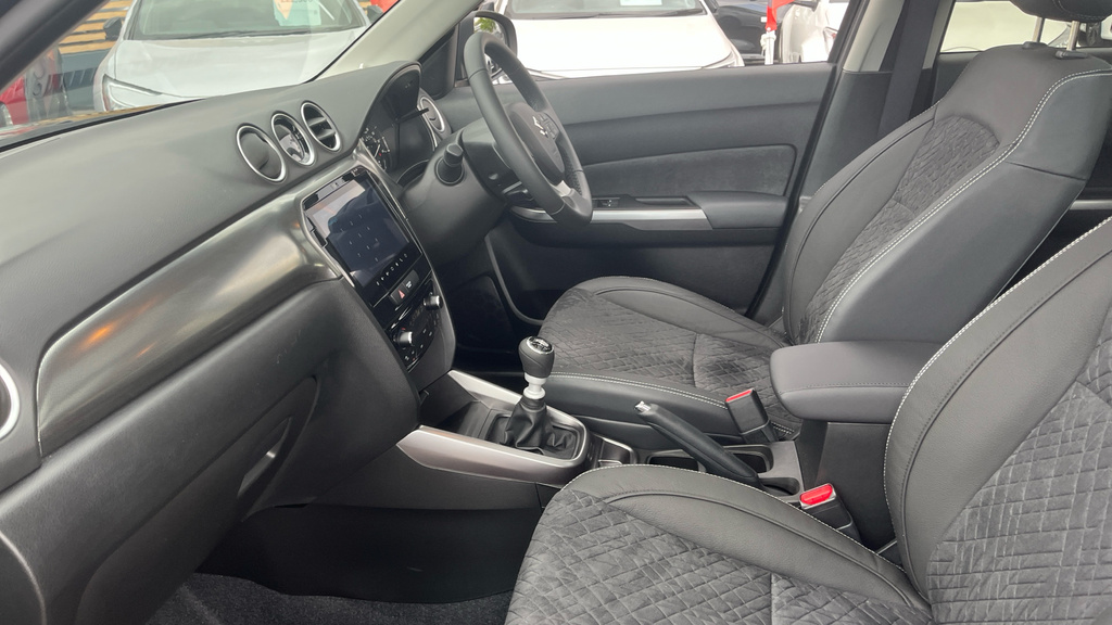 Suzuki Vitara 1.4 Boosterjet Mhev Ultra FL26ZFT Black #5