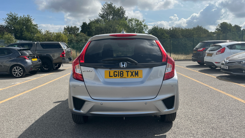 Honda Jazz 1.3 I-vtec Se White #26