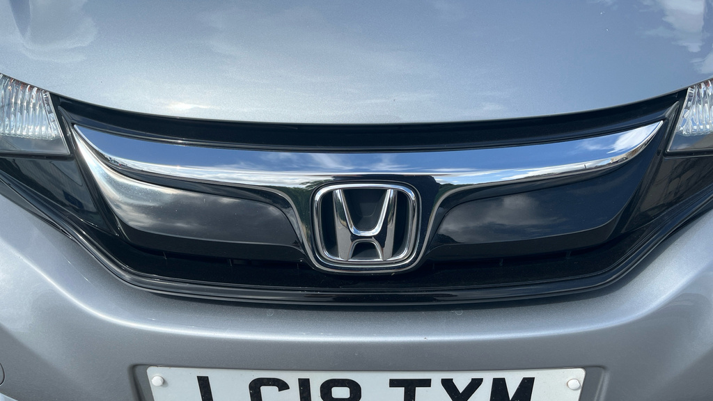 Honda Jazz 1.3 I-vtec Se White #40