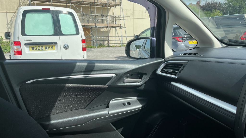 Honda Jazz 1.3 I-vtec Se White #53