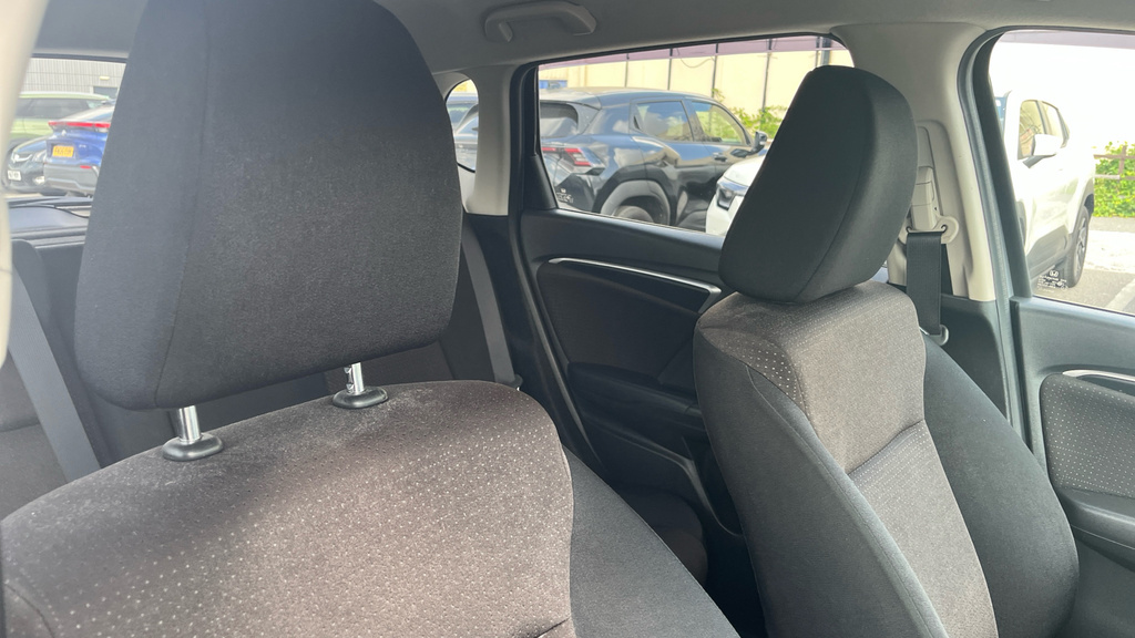 Honda Jazz 1.3 I-vtec Se White #19