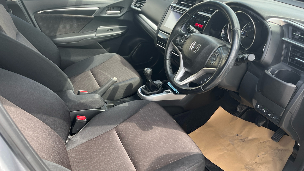 Honda Jazz 1.3 I-vtec Se White #41