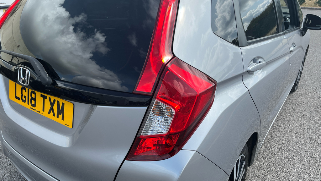 Honda Jazz 1.3 I-vtec Se White #32