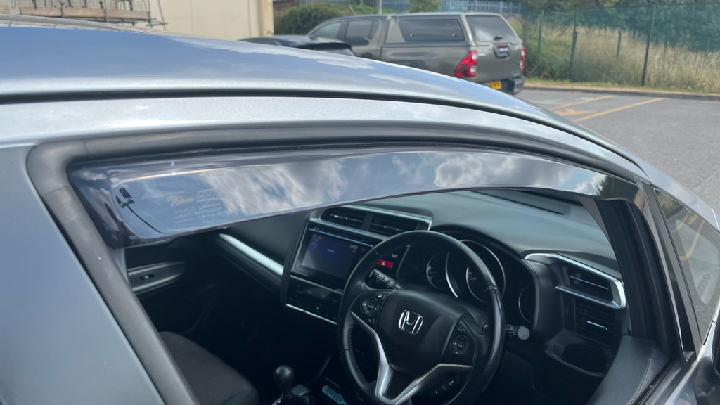 Honda Jazz 1.3 I-vtec Se White #35