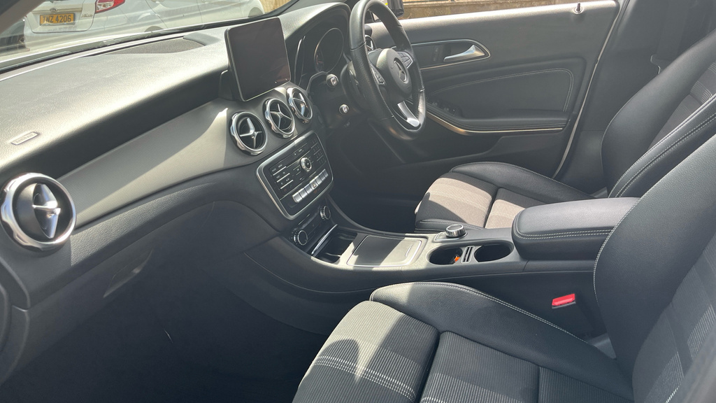 Mercedes-Benz GLA Class 1.6 Gla180 Urban Edition 7 Silver #5